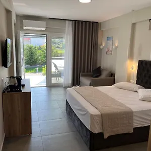2* Ξενοδοχείο με διαμερίσματα Astra Luxury